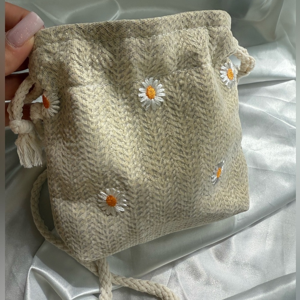 Unique Cream Drawstring Women mini  Bag - Picture 4 of 16
